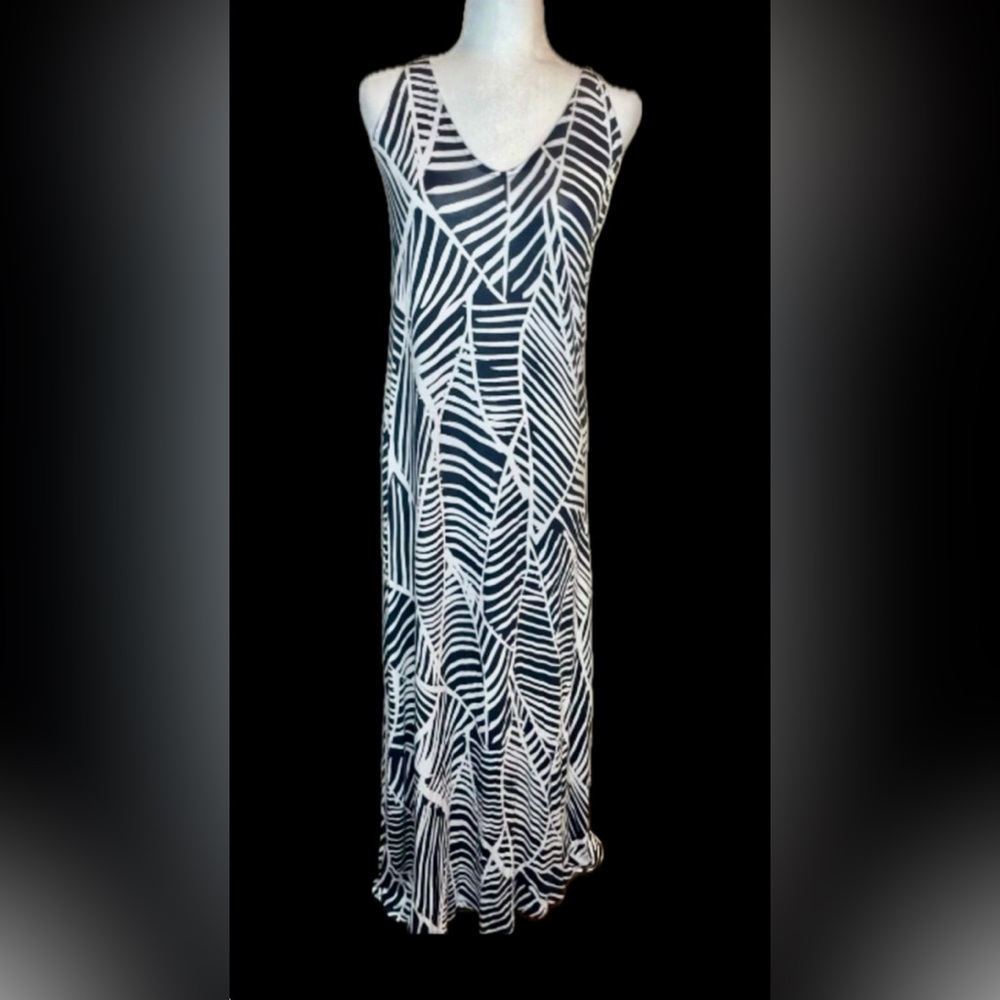 LOFT Navy blue and White Sleeveless V-Neck Maxi Sundress